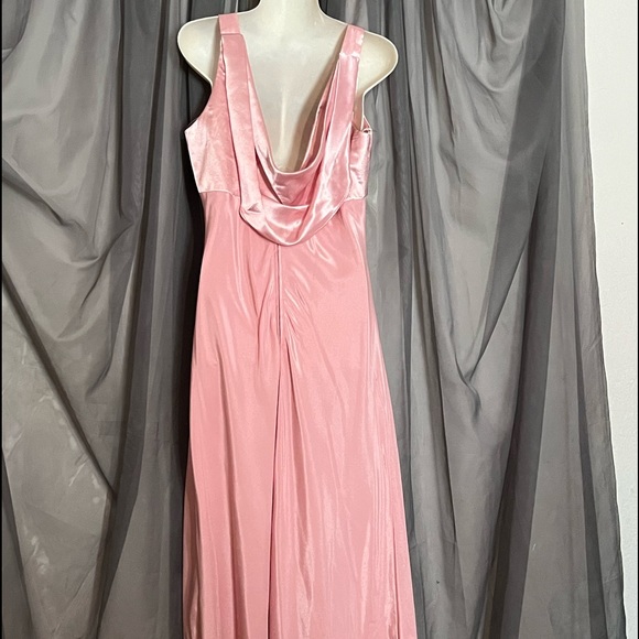 Ladies Blush formal dress - Picture 6 of 8